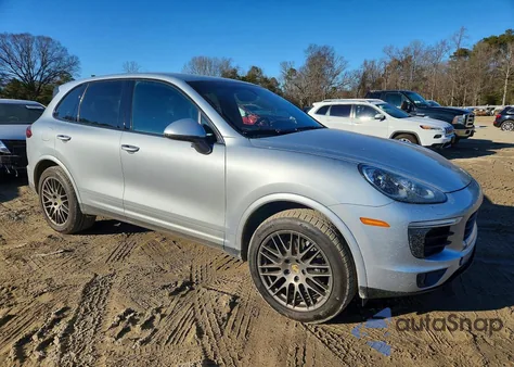 2017 Porsche Cayenne z USA, uszkodzony, nr VIN WP1AA2A22HKA83605